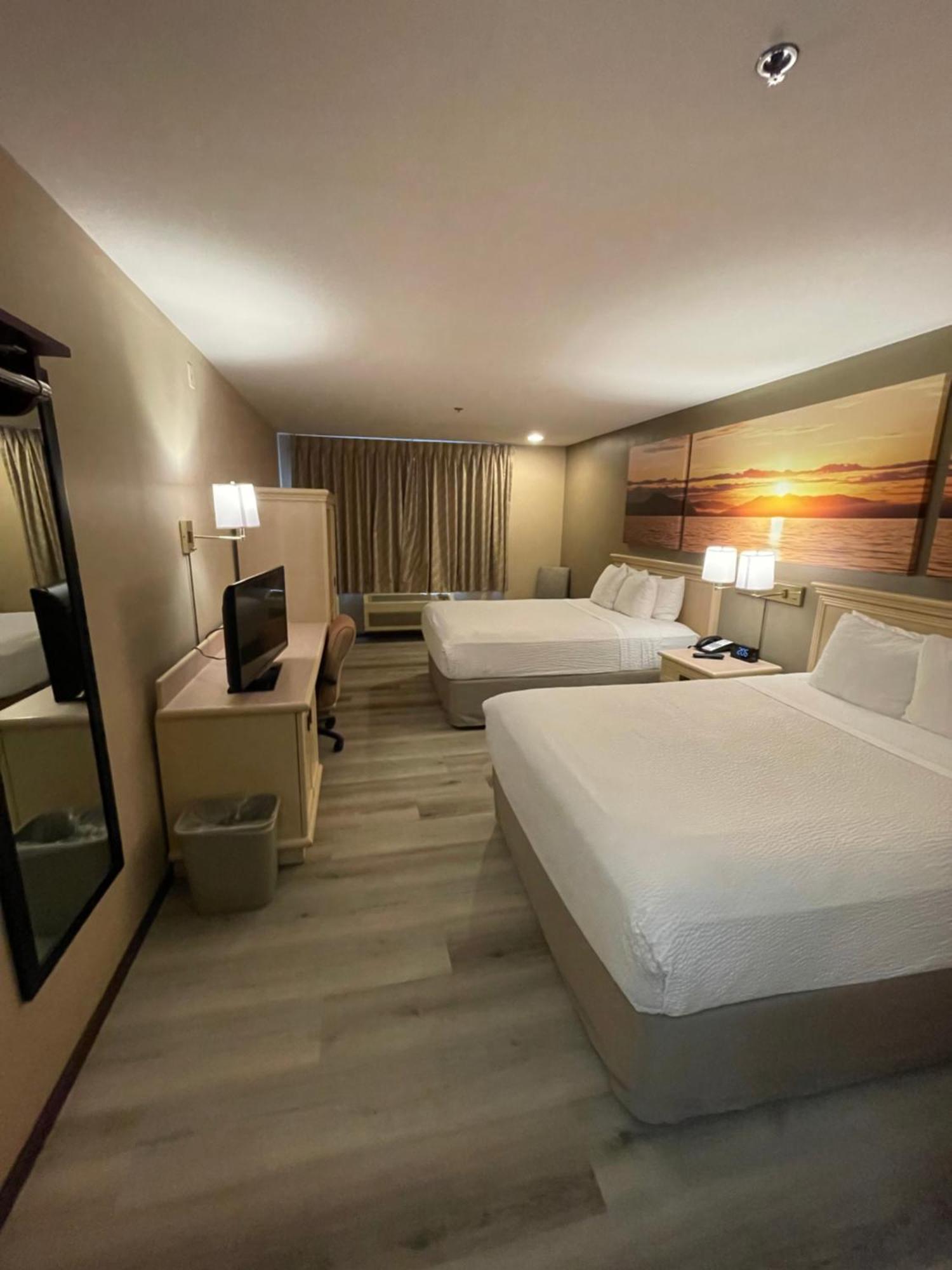 Queen Room Two Queen Beds Non-Smoking