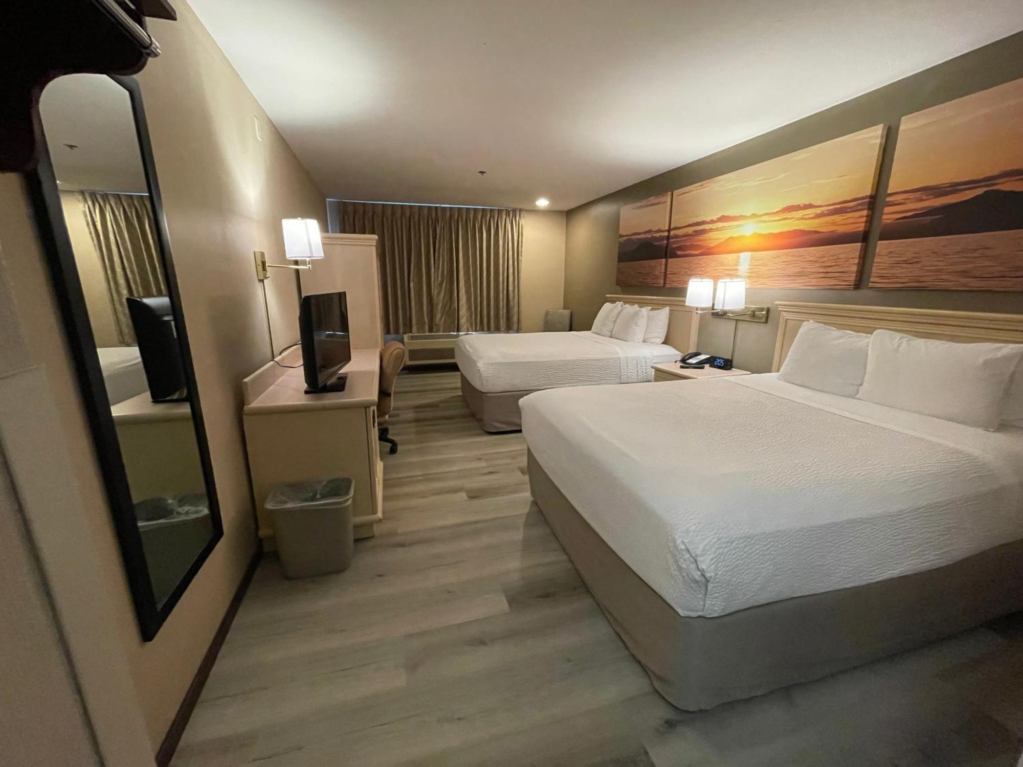Queen Room Two Queen Beds Non-Smoking