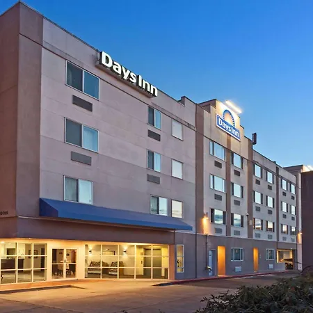 Days Inn By Wyndham Seatac Airport-3